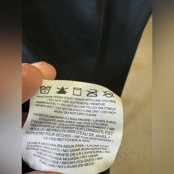 Nike slim fit women’s small t-shirt with multiple Nike graphic black with white - Picture 8 of 8